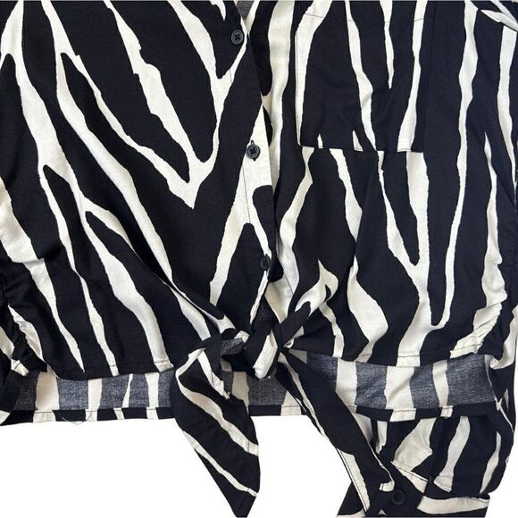 Sanctuary Girlfried Tie Front Botton-UP Shirt Size Medium - Picture 6 of 10